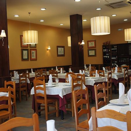 Hostal Restaurante Alarico Allariz Exterior foto